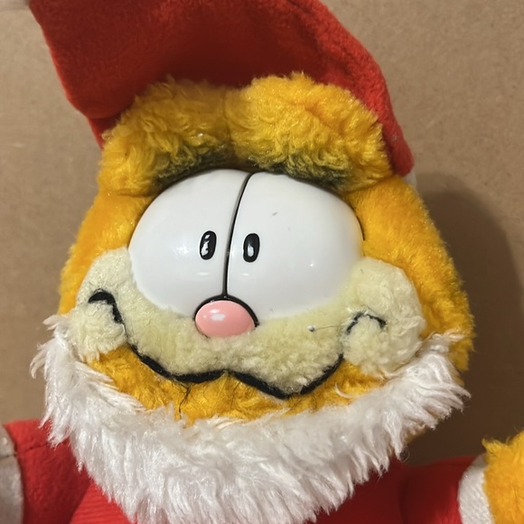 Garfield Santa Plush Toy - Picture 3 of 6
